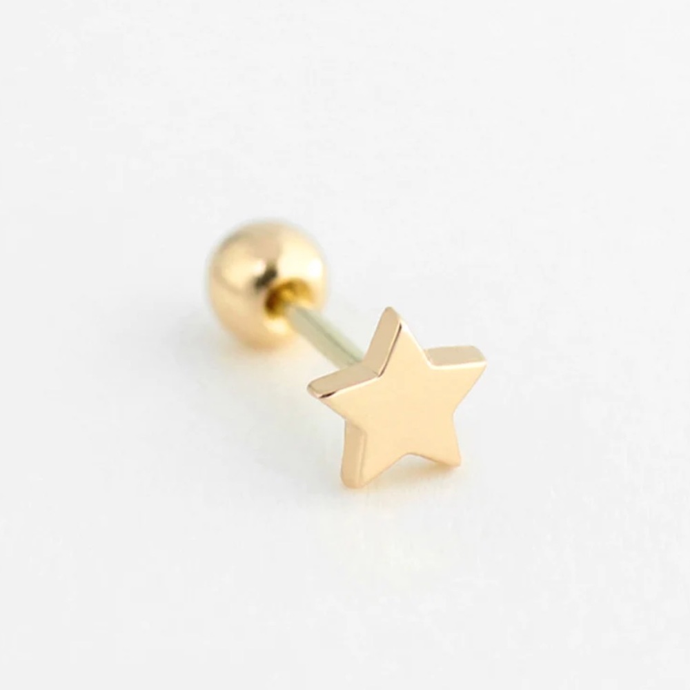 Musemond 4mm flat star stud - 10K Gold